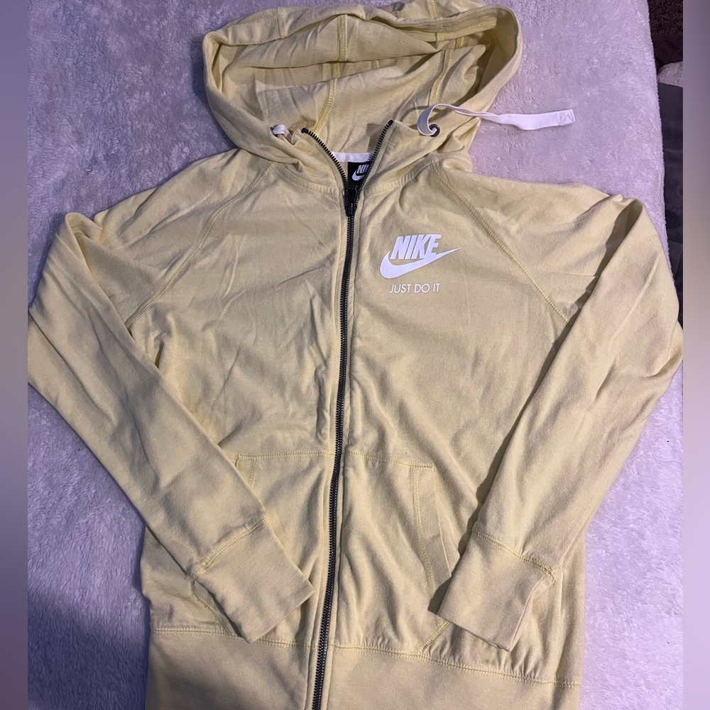 Nike light weigh zip up hoodie